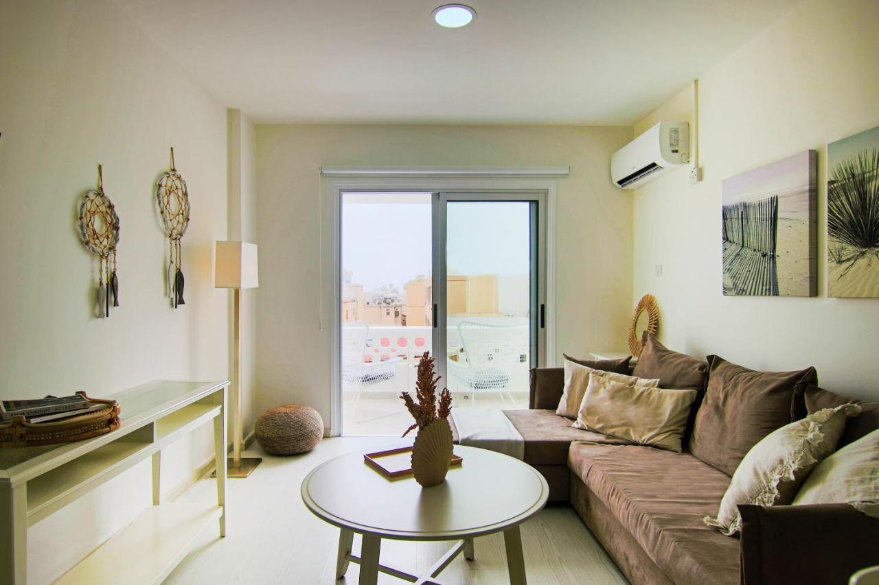 Phaedrus Living: City View Fountain Court 113 أيا نابا المظهر الخارجي الصورة